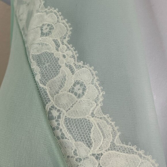 Vintage Vanity Fair Sheer Lace Bust Maxi Nightgown Size 34 Empire Waist Tie Back - Picture 6 of 12